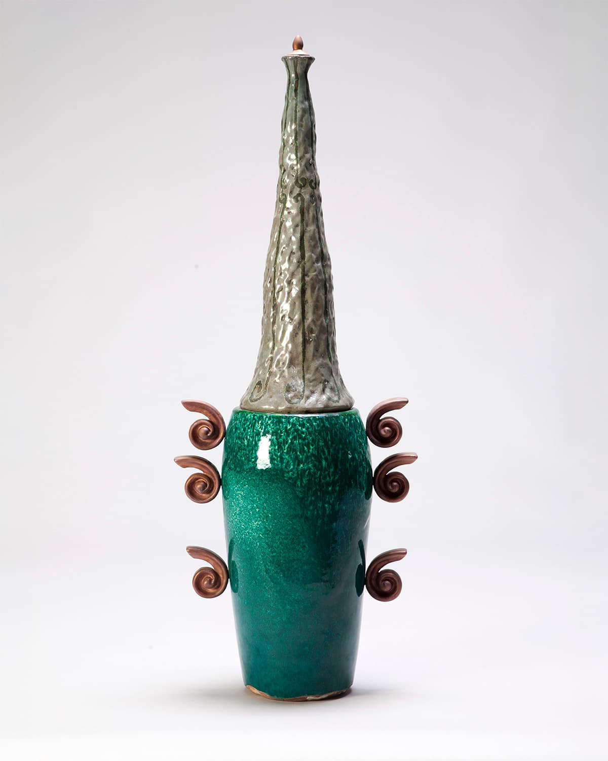 Ottomano #1: The stickler from Via Mascarella. (photo: Luca Nostri)