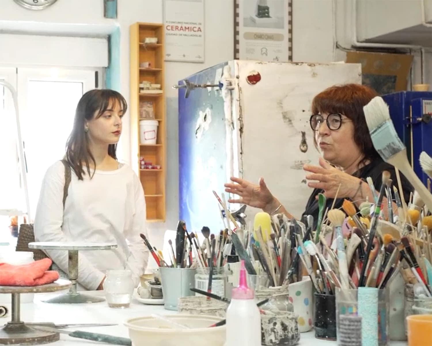 Artisan Charo Cimas during her ceramics workshop.