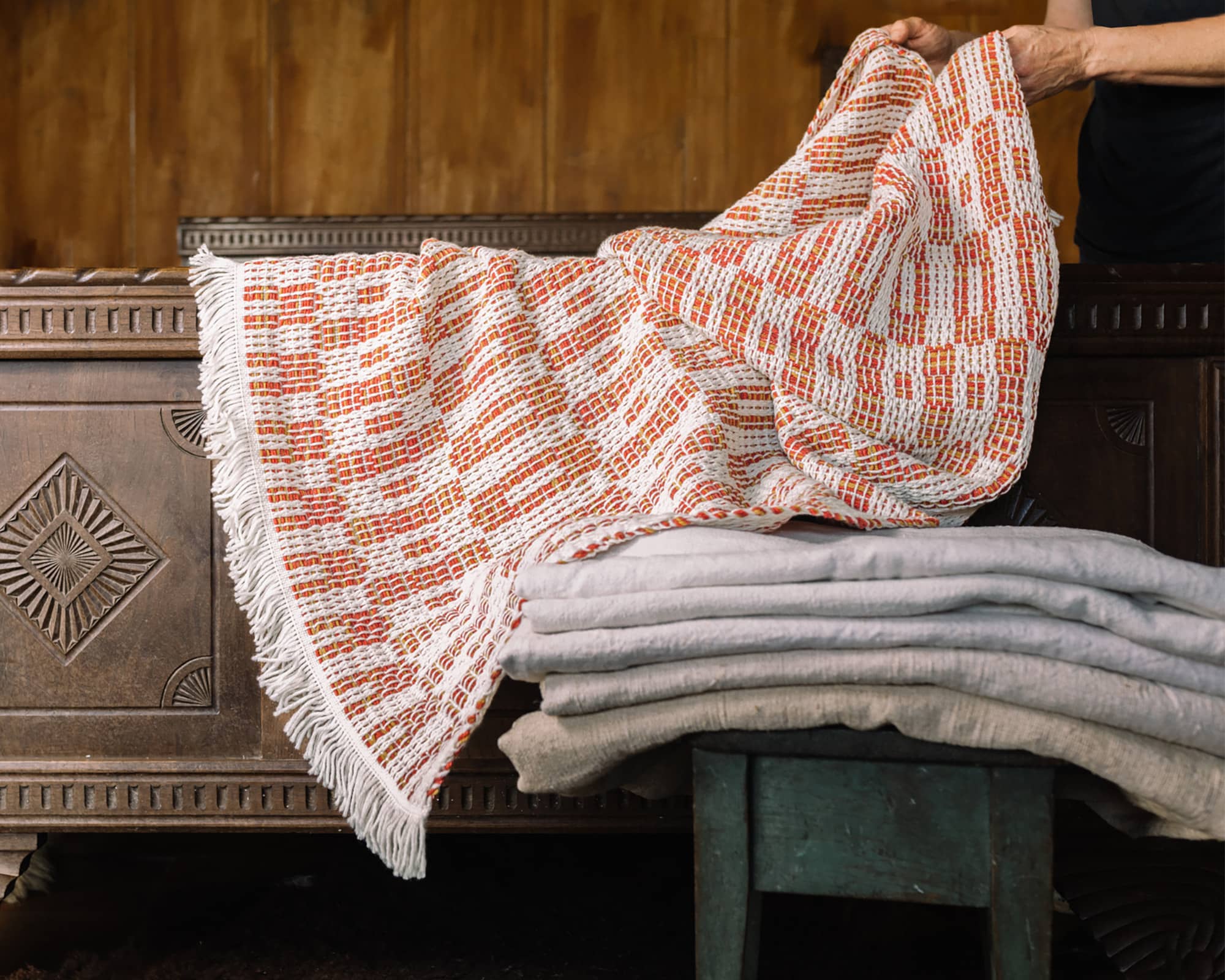 Woven blanket La Carbayeda, Source: Lorena Grandio / Pazmesa.art