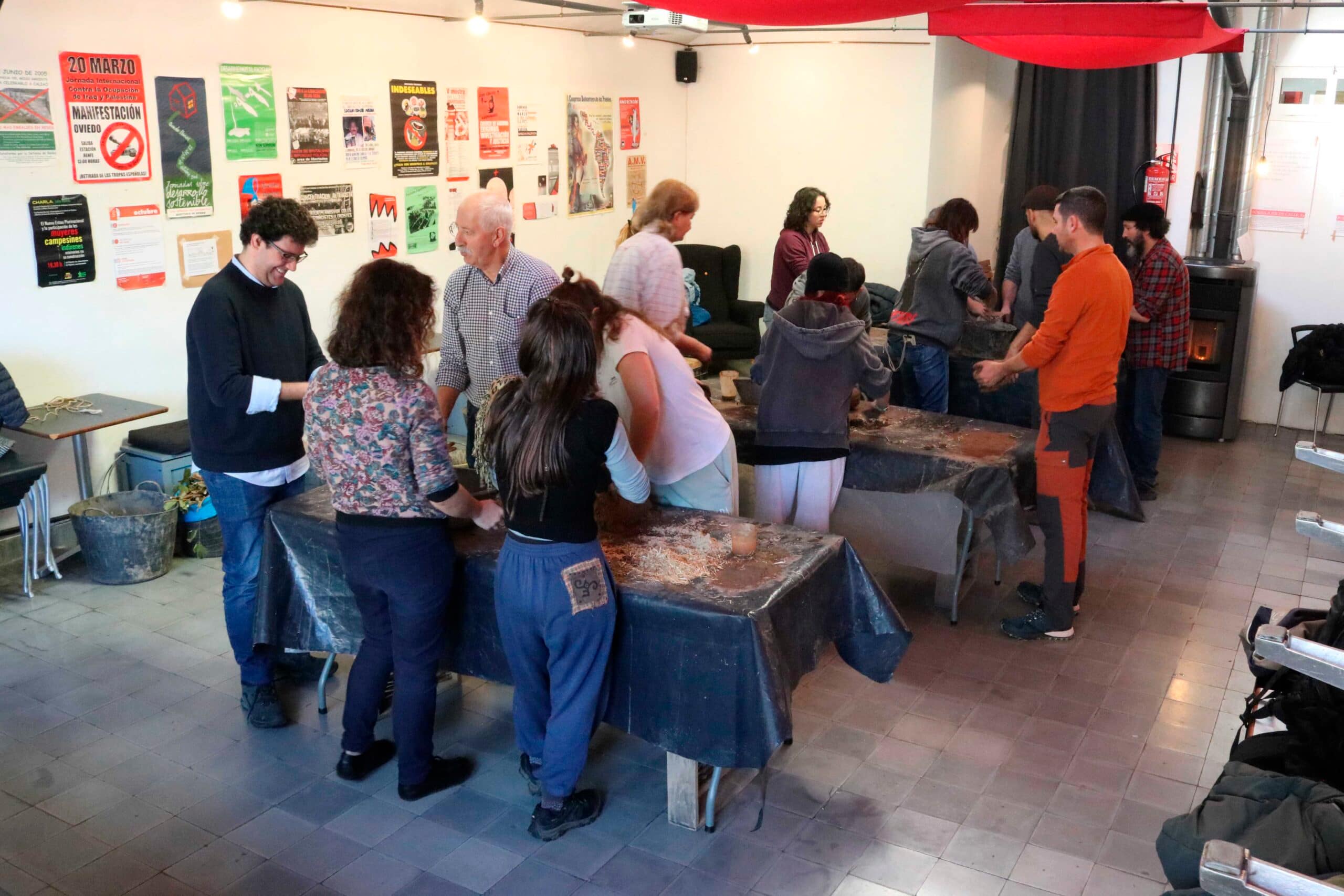 Participants familiarising themselves with the materials used in the bioconstruction process.